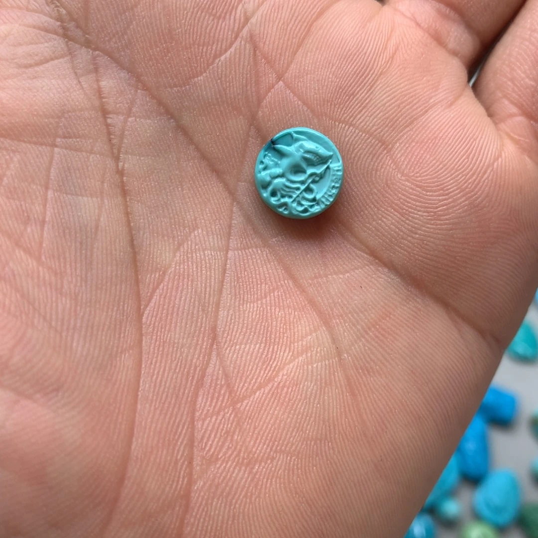 绿松石未镶嵌颈饰