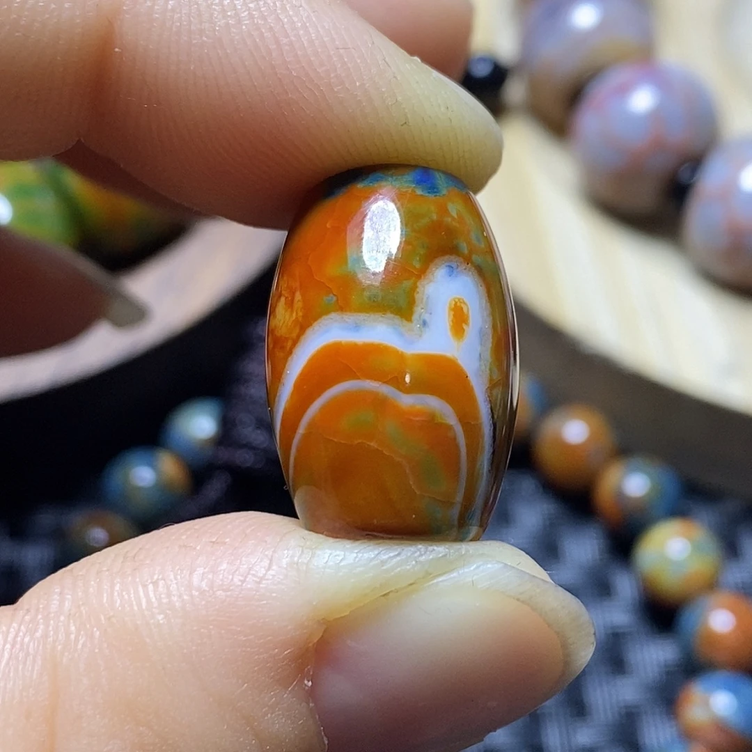 向***放玛瑙/玉髓未镶嵌颈饰