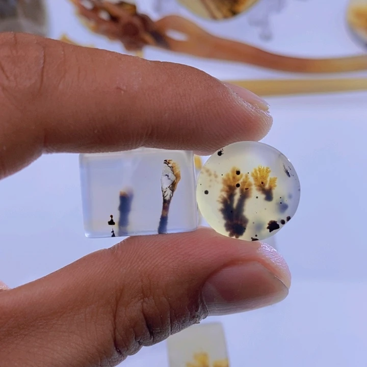 玛瑙/玉髓颈饰未镶嵌丫**?