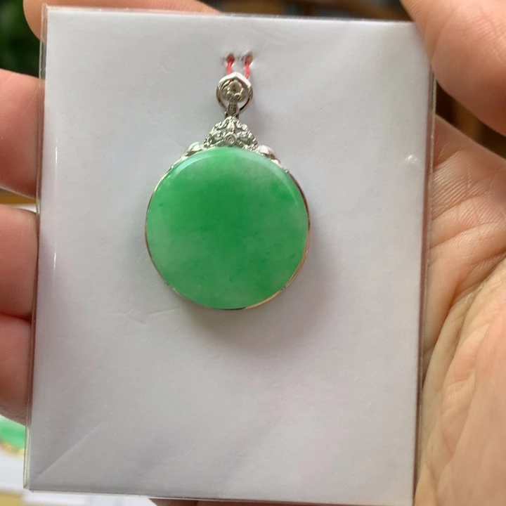 翡翠颈饰18K金镶嵌翡翠翡翠吊坠
