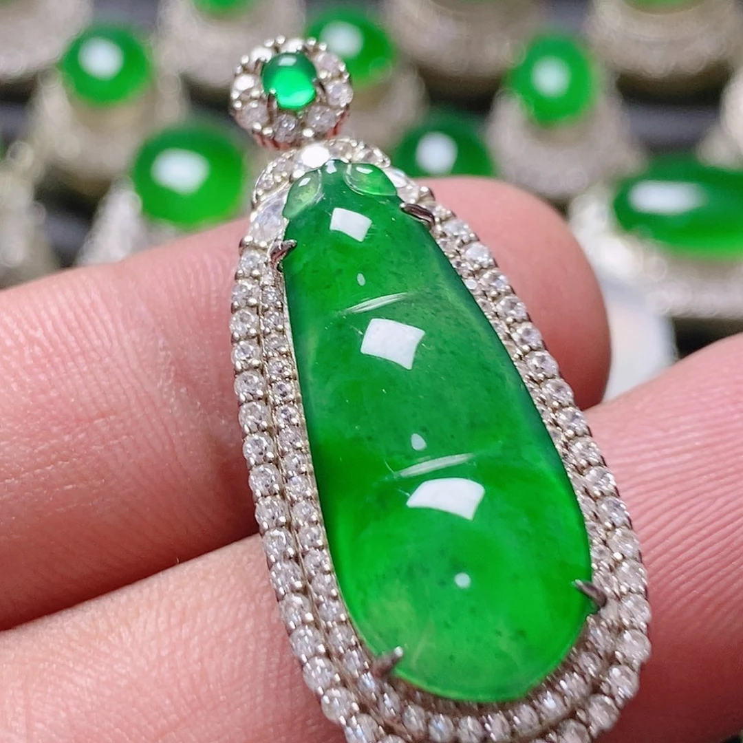 翡翠未镶嵌颈饰