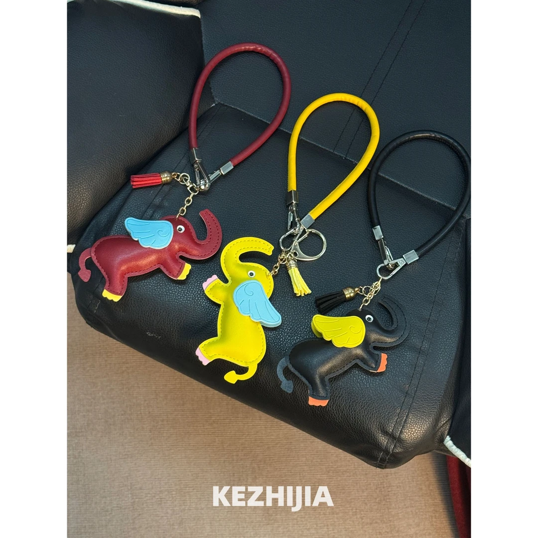 可爱卡通钥匙小飞象挂件挂绳小众高级感短手绳手机壳通用装饰挂件