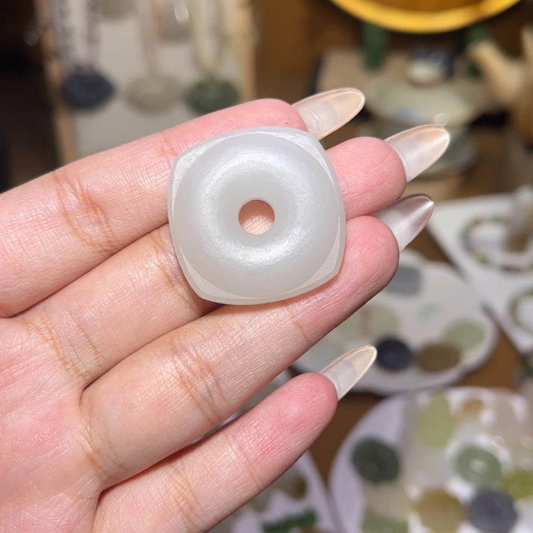 落****颈饰未镶嵌和田玉