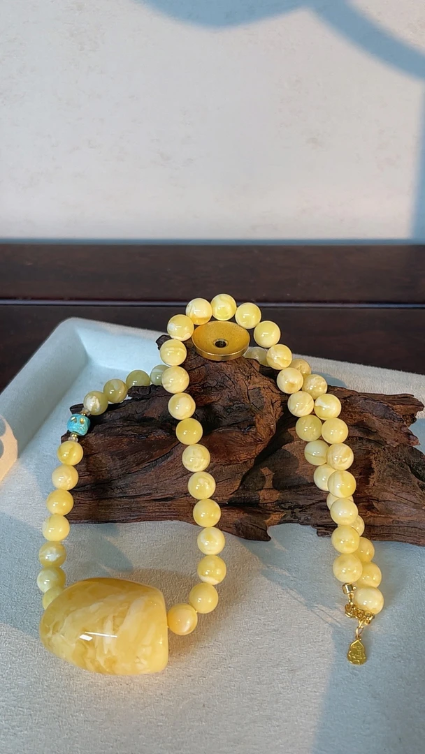 天然蜜蜡马蹄扣搭配蜜蜡圆珠18k金设计款项链高级蜜19百搭时尚