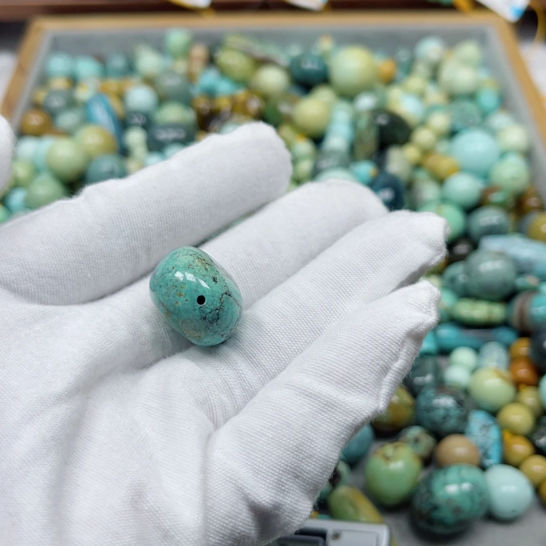 绿松石未镶嵌挂件