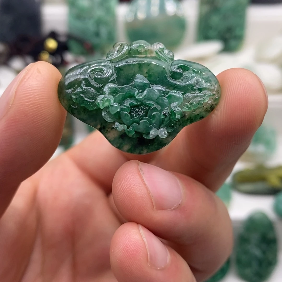 独山玉未镶嵌颈饰