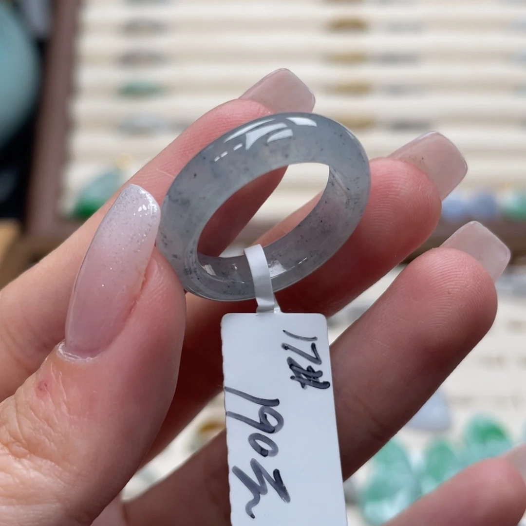 翡翠未镶嵌戒圈a41港圈17冰乌鸡飘花