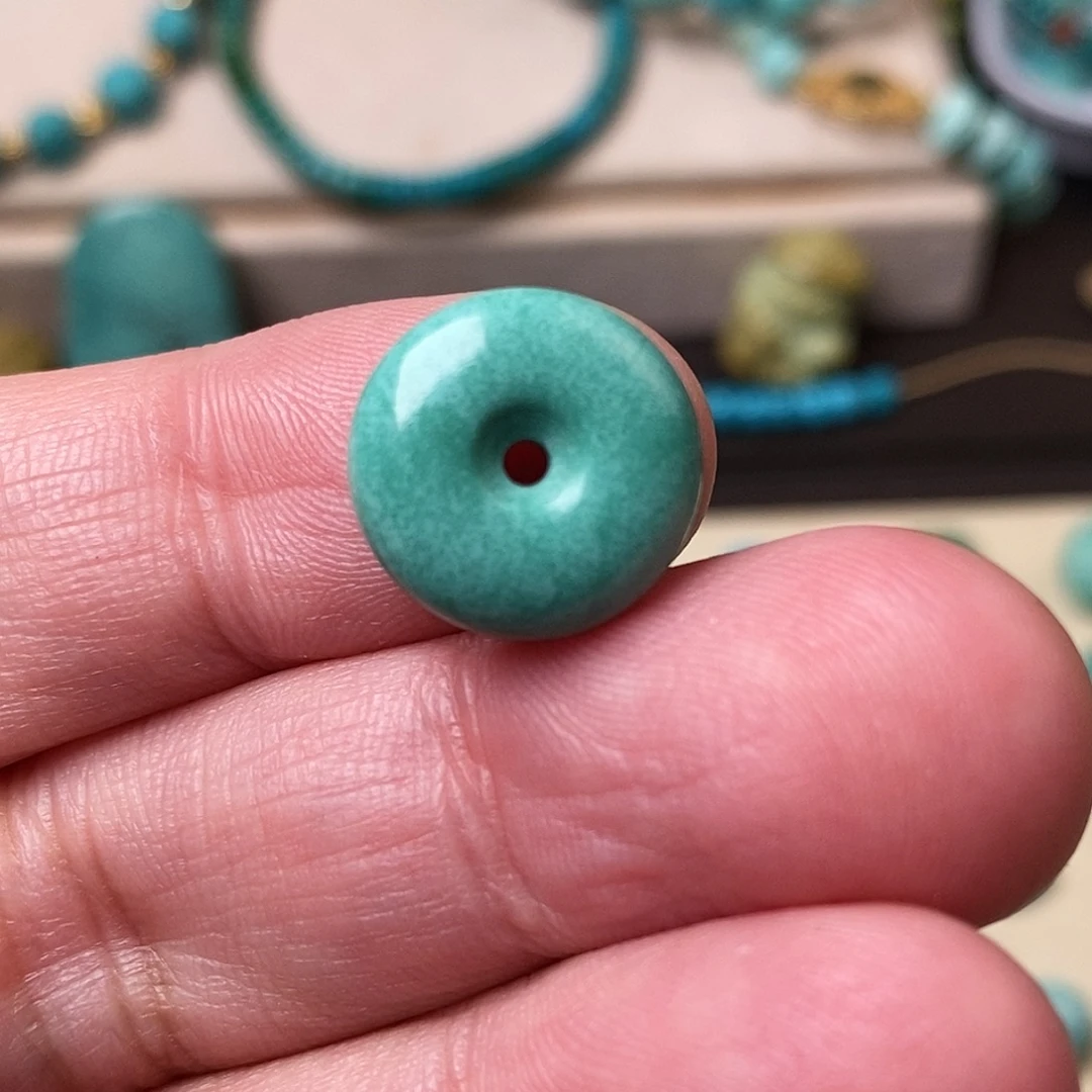 绿松石未镶嵌颈饰