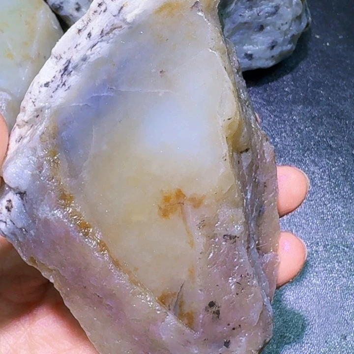 未镶嵌和田玉（糖玉）珠宝半成品