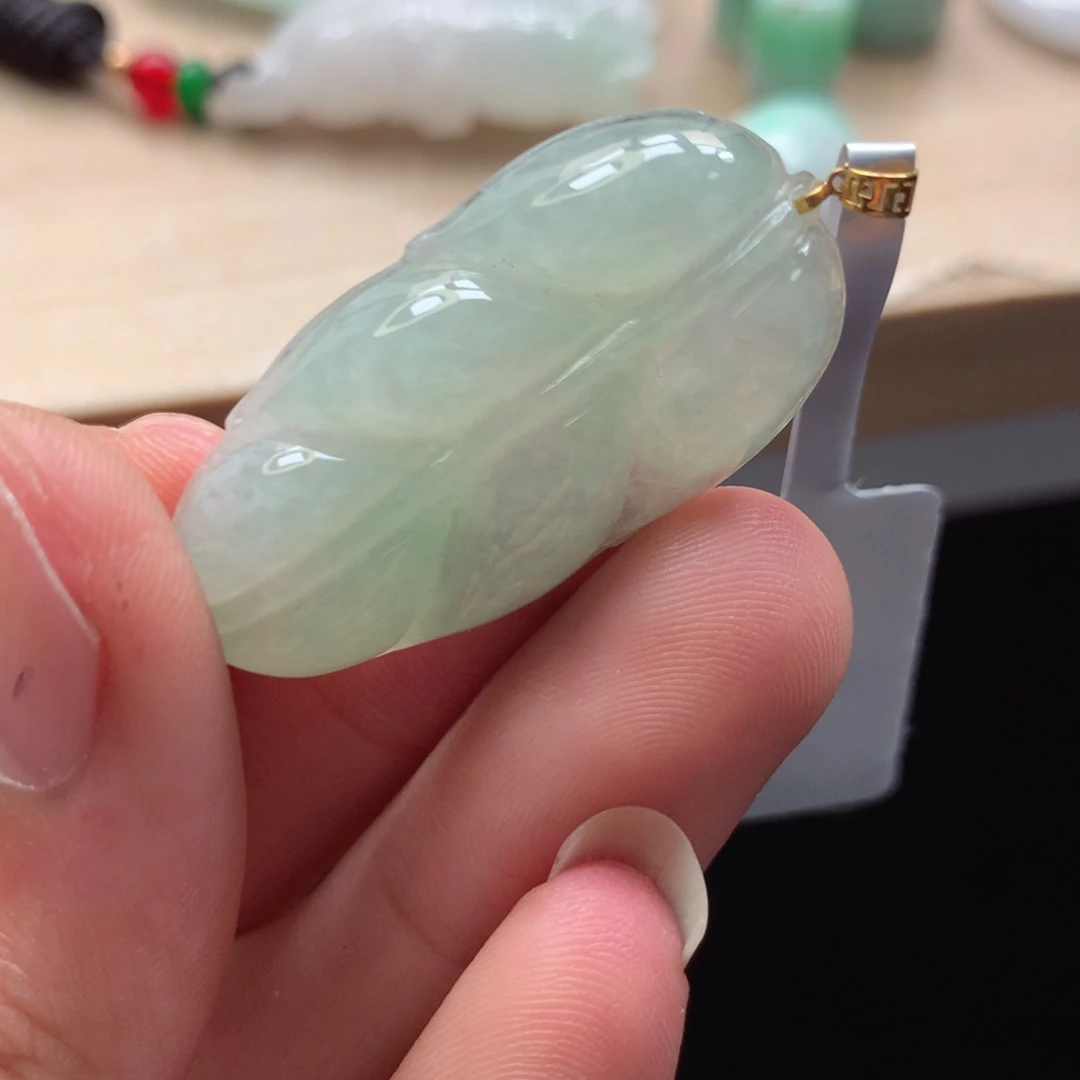 颈饰未镶嵌翡翠吊坠