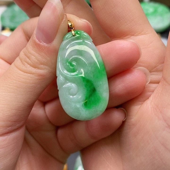 翡翠颈饰未镶嵌吊坠