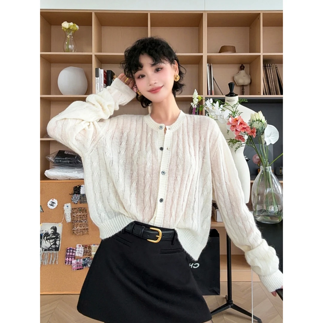 玖着“糯米糍”甄选绵羊毛羊驼马海亲肤暖柔细腻绞花圆领针织开衫