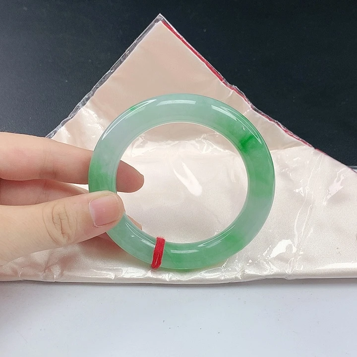 翡翠手镯未镶嵌?****?翡翠370