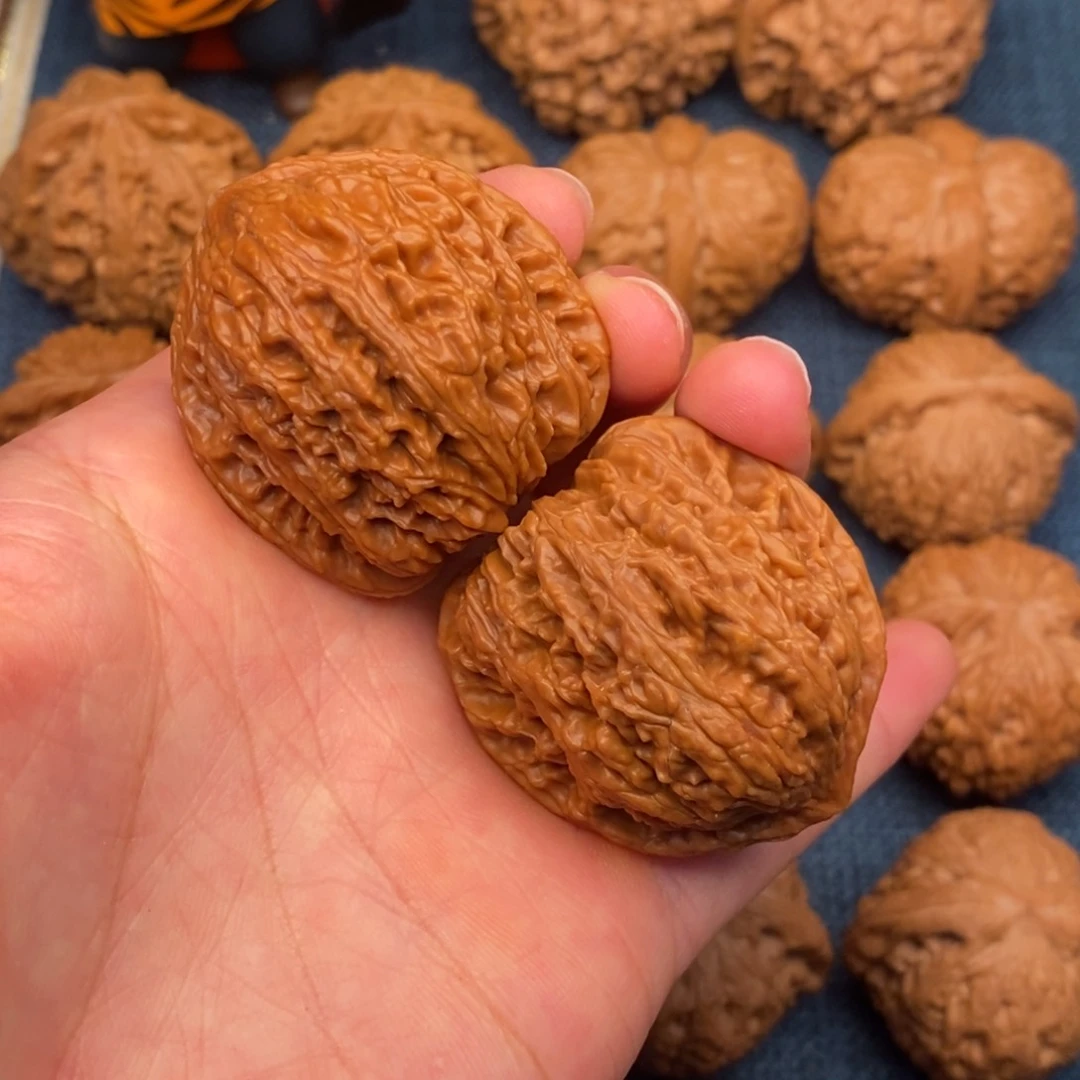 文玩核桃把件40全品原桩绣球