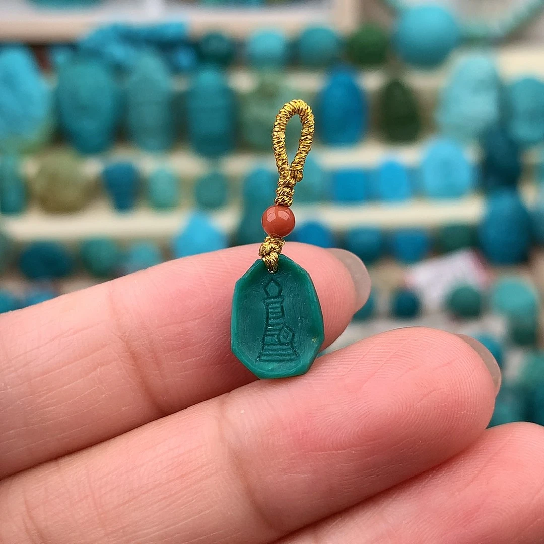 未镶嵌绿松石珠宝奇石