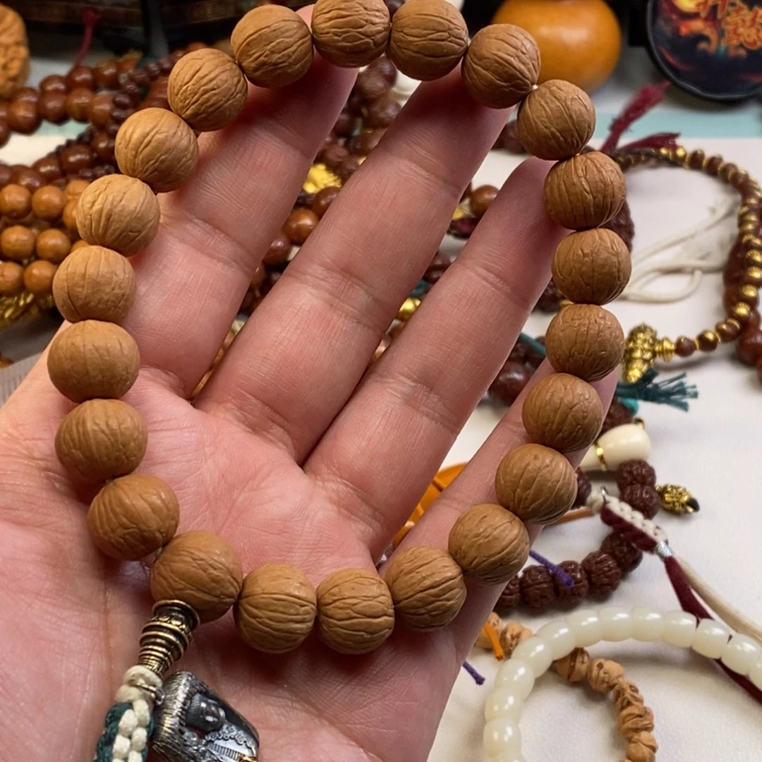 吊坠猴头核桃。。。。。。。。。。