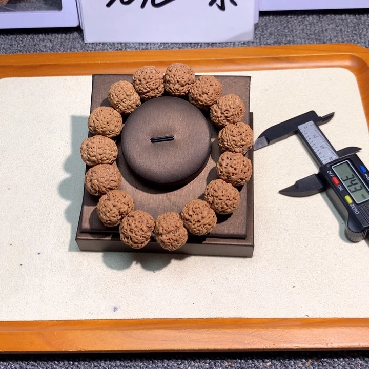 吊坠金刚菩提8号20蜂王