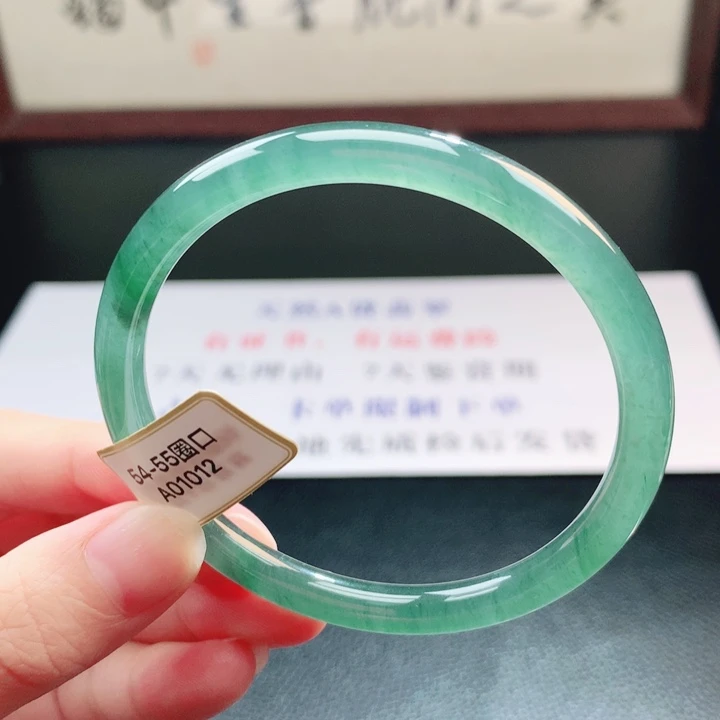 翡翠未镶嵌手镯翡翠手镯99