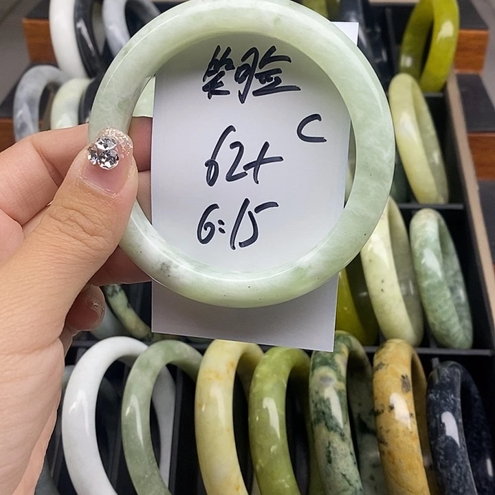 ^***^蛇纹石玉未镶嵌手镯