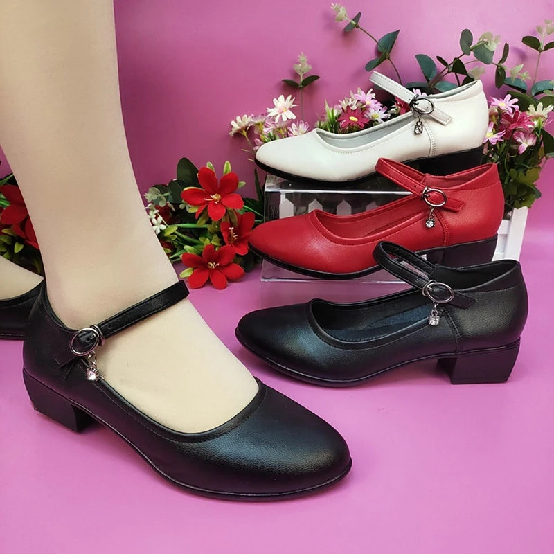 妈妈鞋2025春秋季新款中跟工作小皮鞋广场舞复古一字带单鞋女