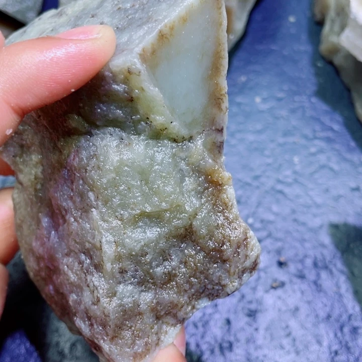 和田玉未镶嵌珠宝半成品