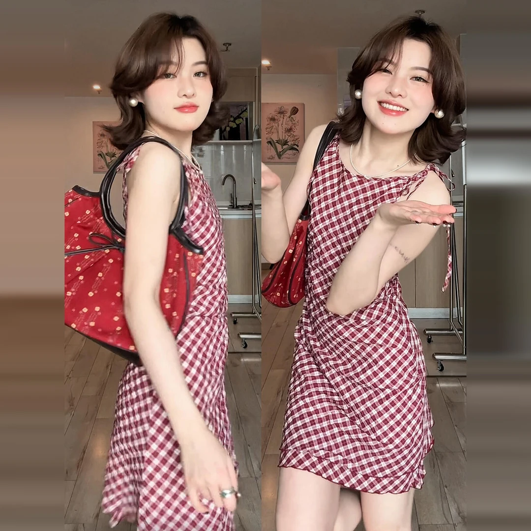 法式红色格纹吊带背心连衣裙子女2025夏季新款小个子收腰包臀短裙
