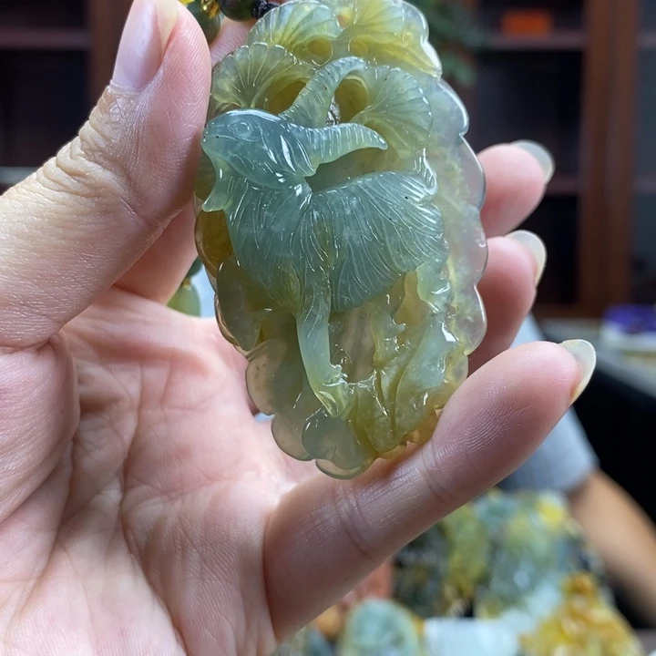 未镶嵌蛇纹石玉颈饰
