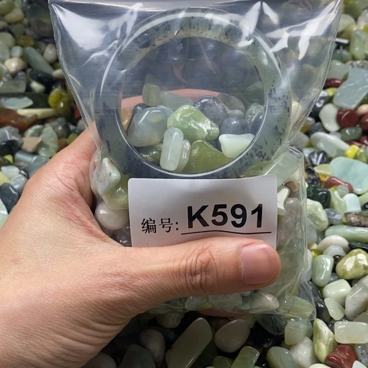 蛇纹石玉鱼缸石未镶嵌