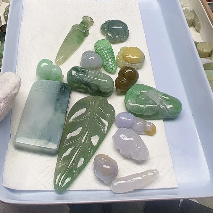 风***钟翡翠未镶嵌颈饰天然翡翠36