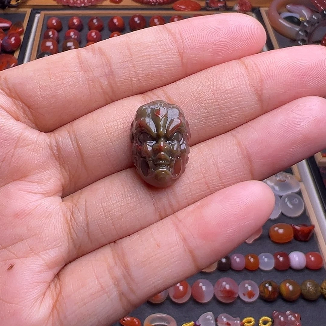 南红玛瑙未镶嵌珠宝奇石包浆兽面背云