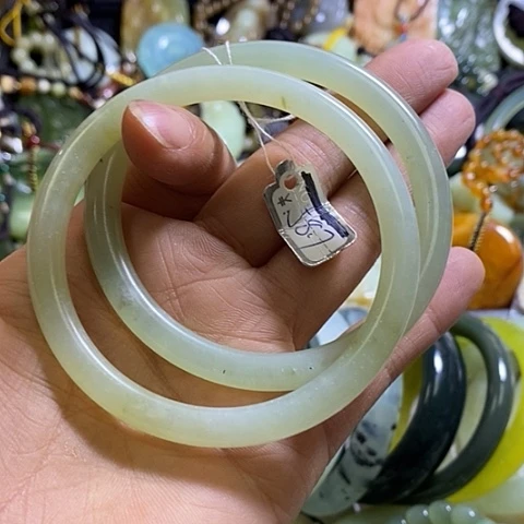 岫玉未镶嵌手镯58-59口径一对