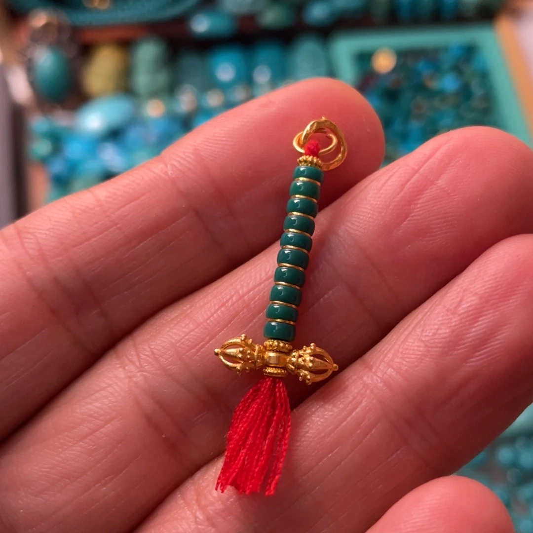 未镶嵌绿松石颈饰