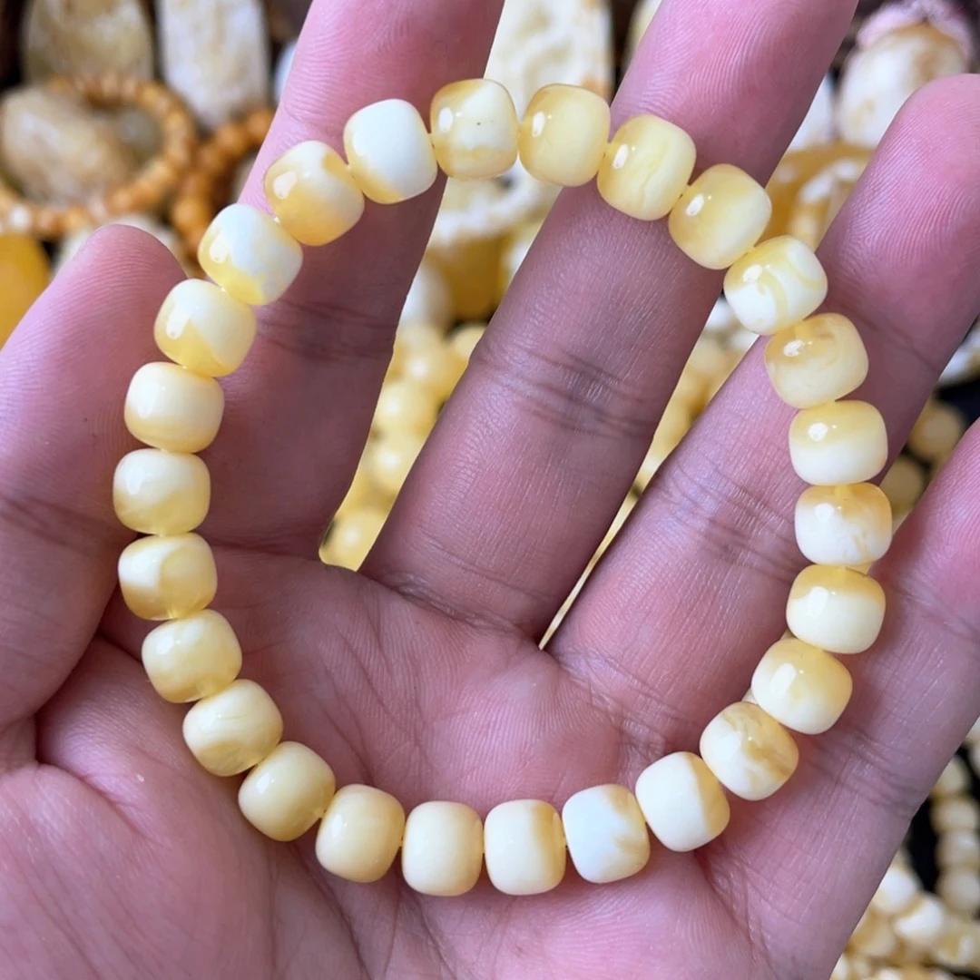 琥珀手串未镶嵌8+俄料金瓷白精工老型（微瑕）