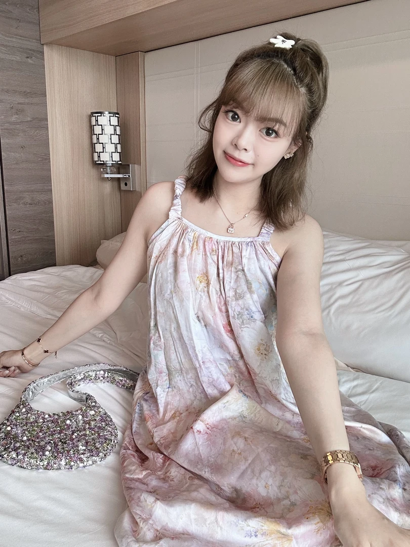 【沐梵家居】奥地利兰精天丝 时尚气质 女士碎花吊带连衣裙粉蔷秘境