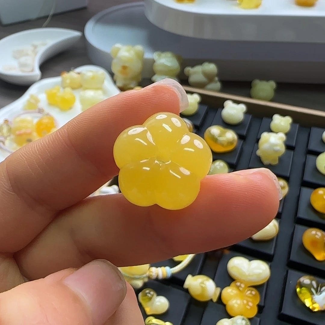琥珀未镶嵌珠宝奇石