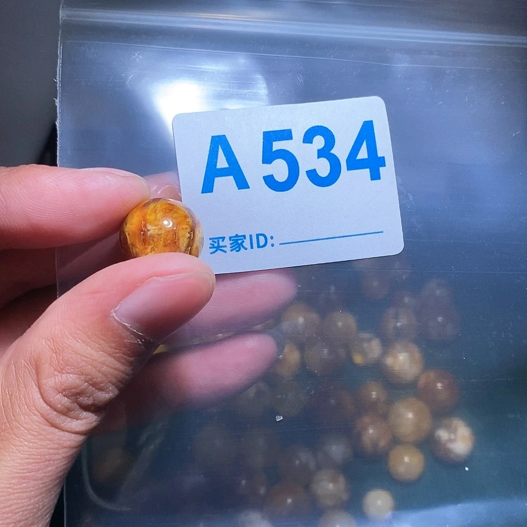 琥珀珠宝奇石未镶嵌?****）