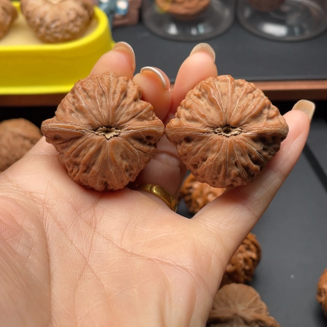 正***的文玩核桃把件铁锤38