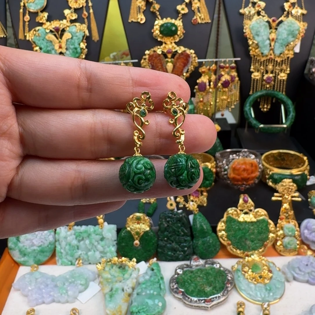 翡翠未镶嵌颈饰耳坠 炸价