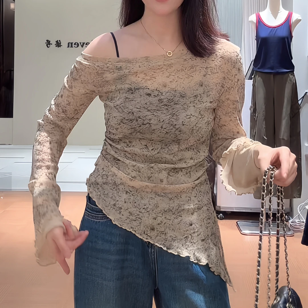 【翩翩起舞】2025晕染木耳边斜肩洋气薄款纯欲长袖设计感上衣女潮流