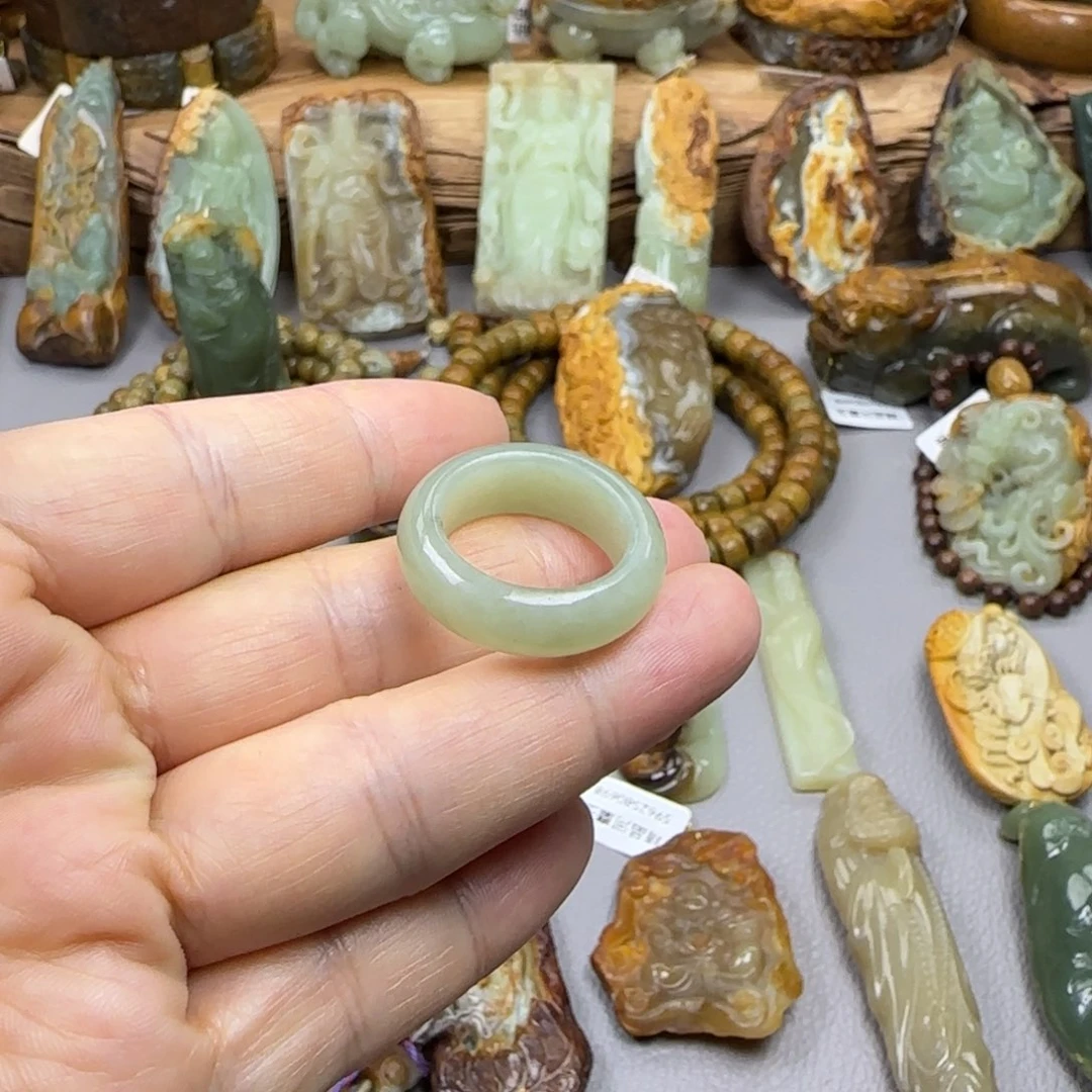 岫岩河磨玉（透闪石质玉）未镶嵌珠宝奇石