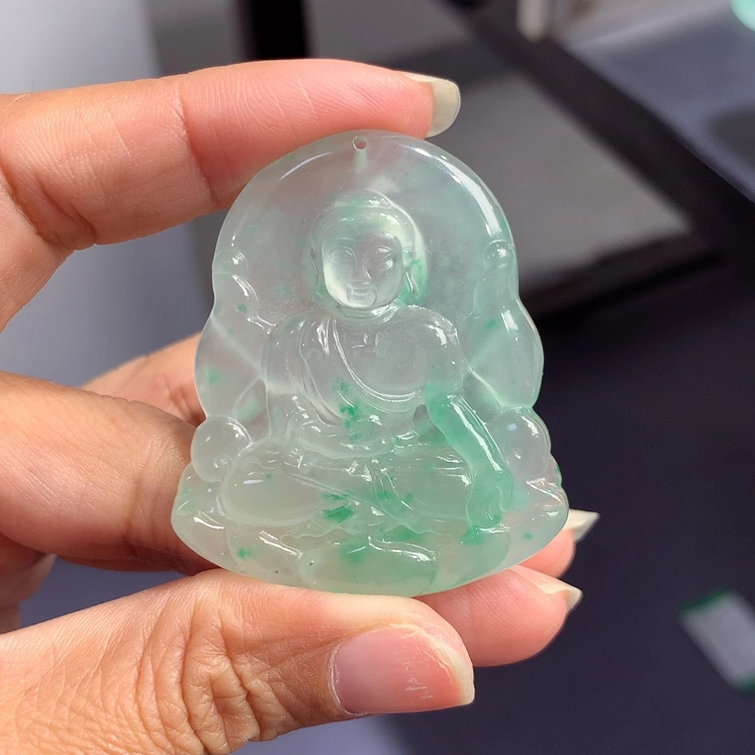 颈饰未镶嵌石英质玉（非洲翠）