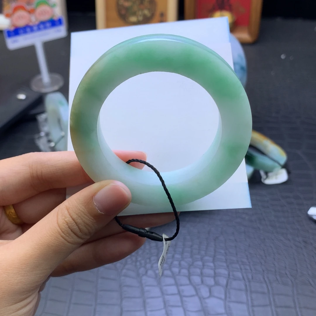 定制翡翠未镶嵌翡翠手镯