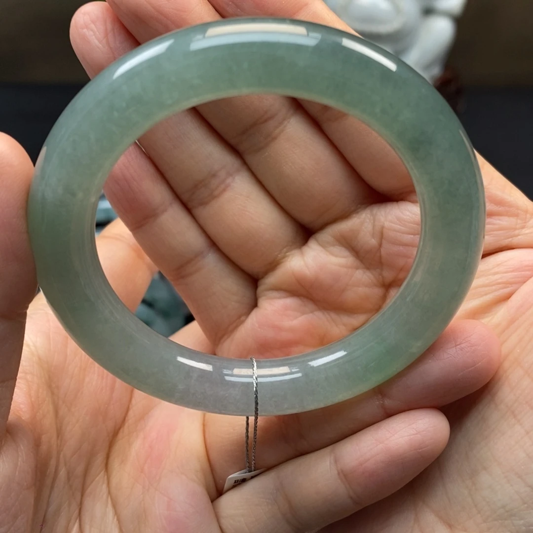 翡翠手镯未镶嵌天然