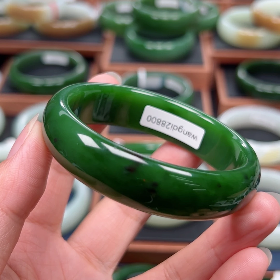 未镶嵌手镯和田玉（碧玉）