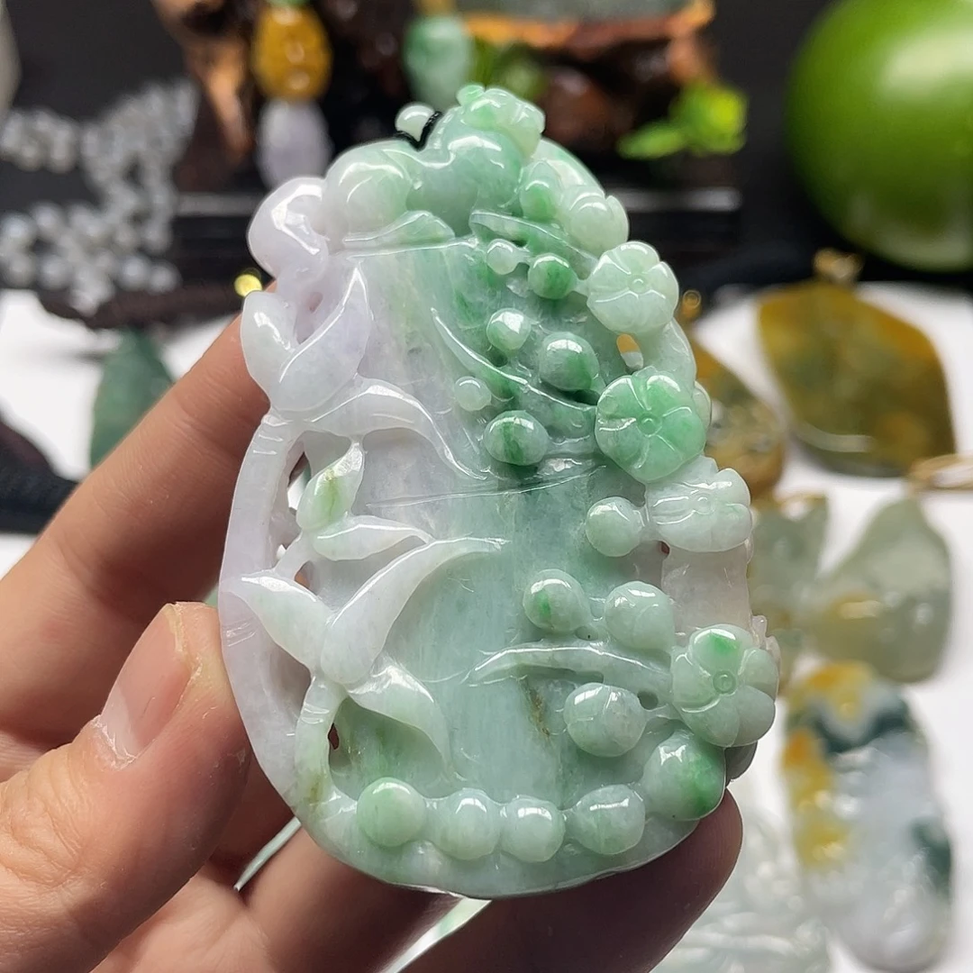 翡翠未镶嵌颈饰竹节