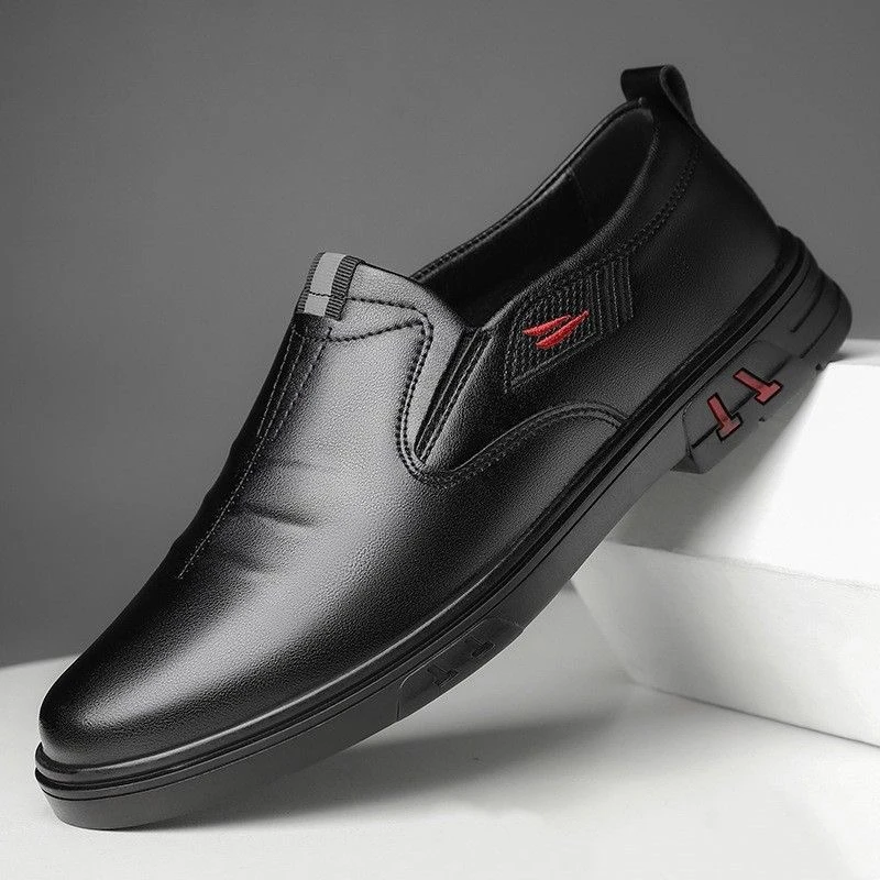 新款男士皮鞋防滑耐磨轻便软底商务休闲鞋中老年爸爸休闲皮鞋