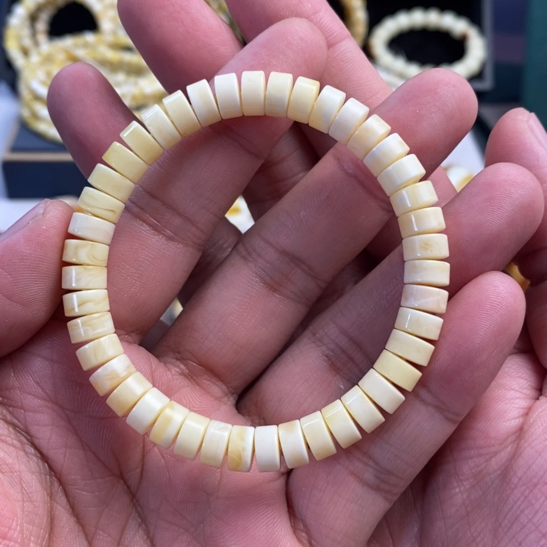 蜜蜡未镶嵌裸石8mm