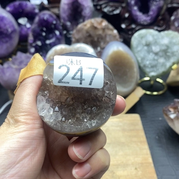 未镶嵌水晶大型摆件（非配饰）