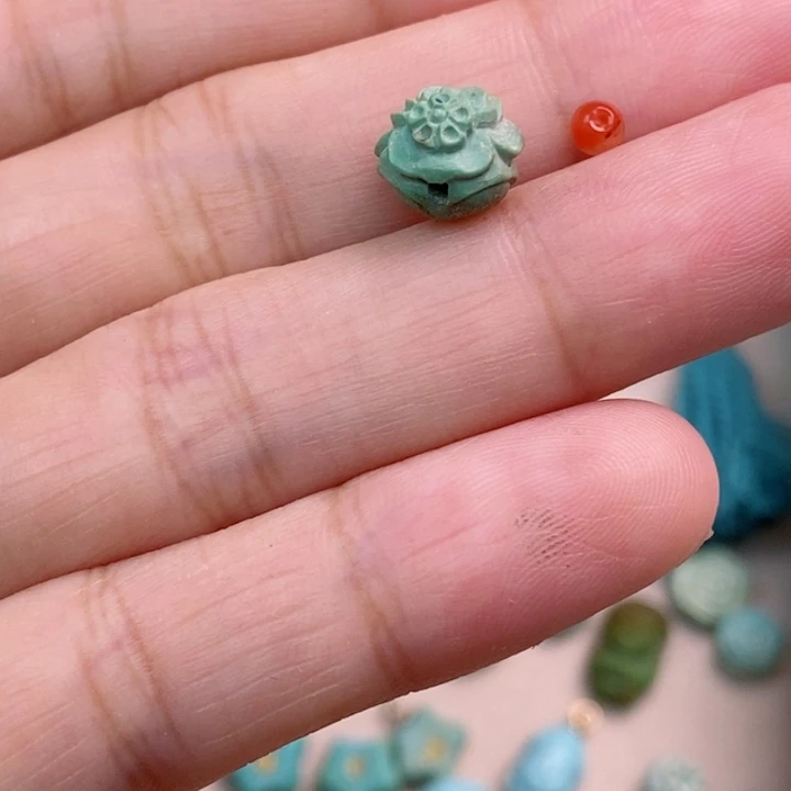 南红玛瑙未镶嵌珠宝奇石