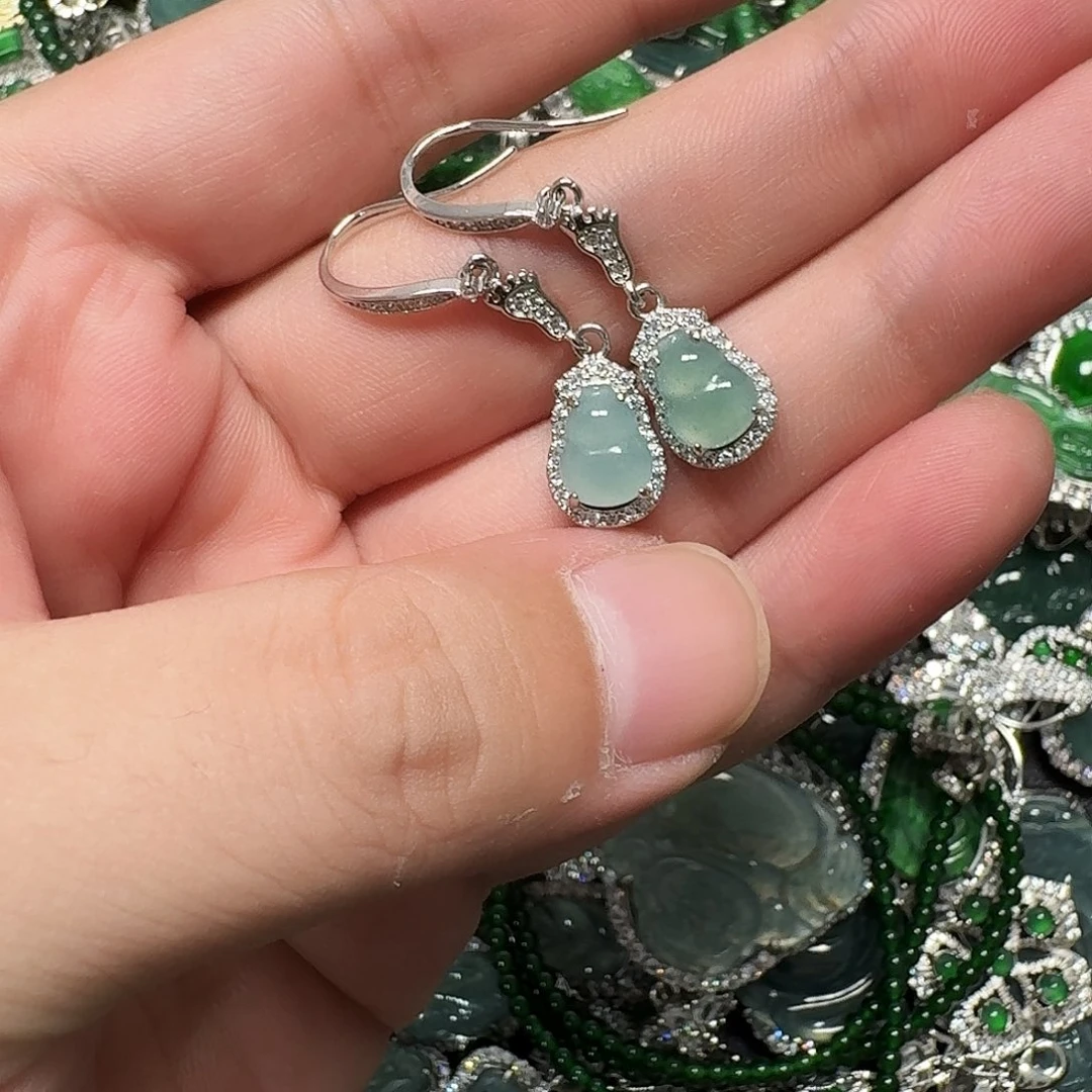 翡翠未镶嵌颈饰天然A货翡翠放漏